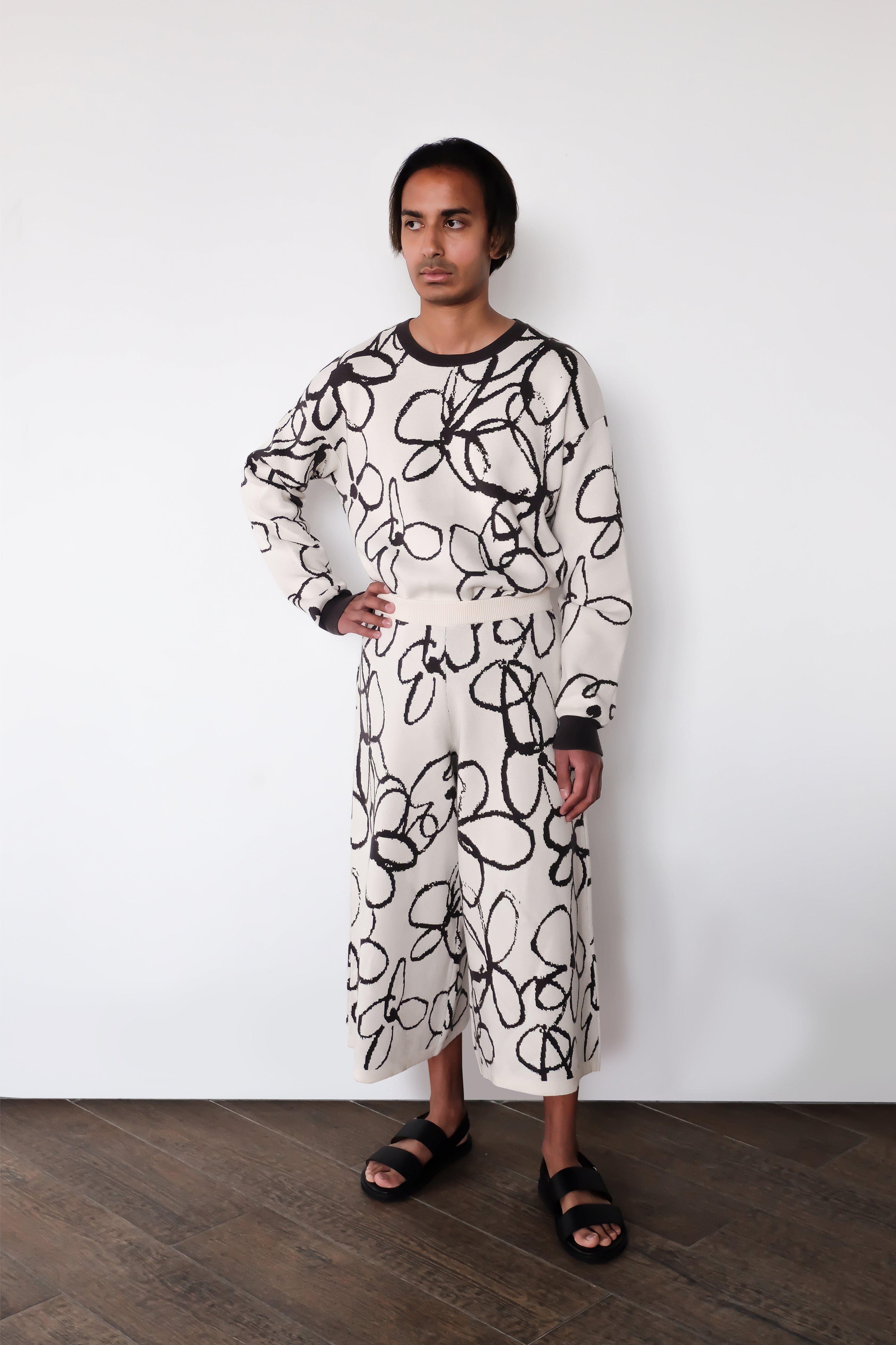 Rotten Flowers Crew Knit Sweater – Ivory