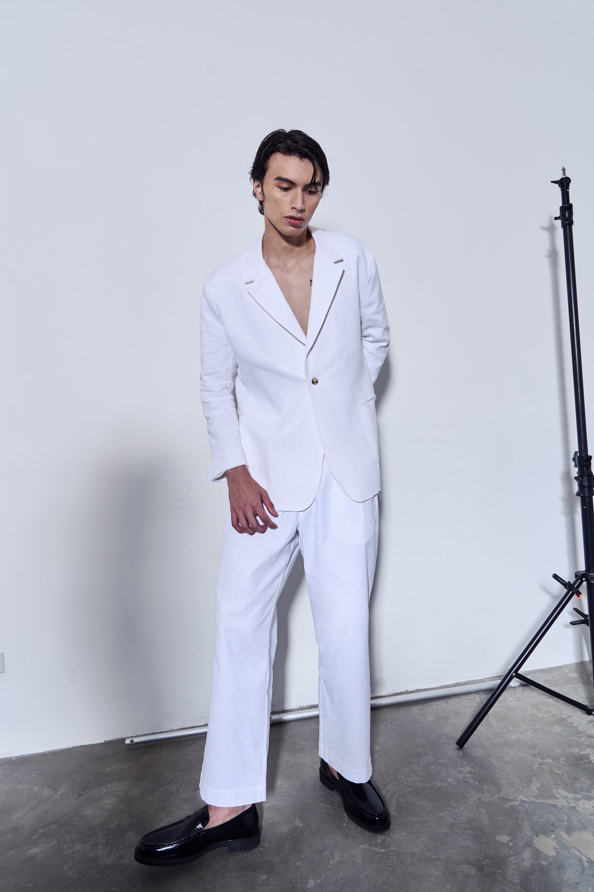 Deconstructed European Linen Blazer - White