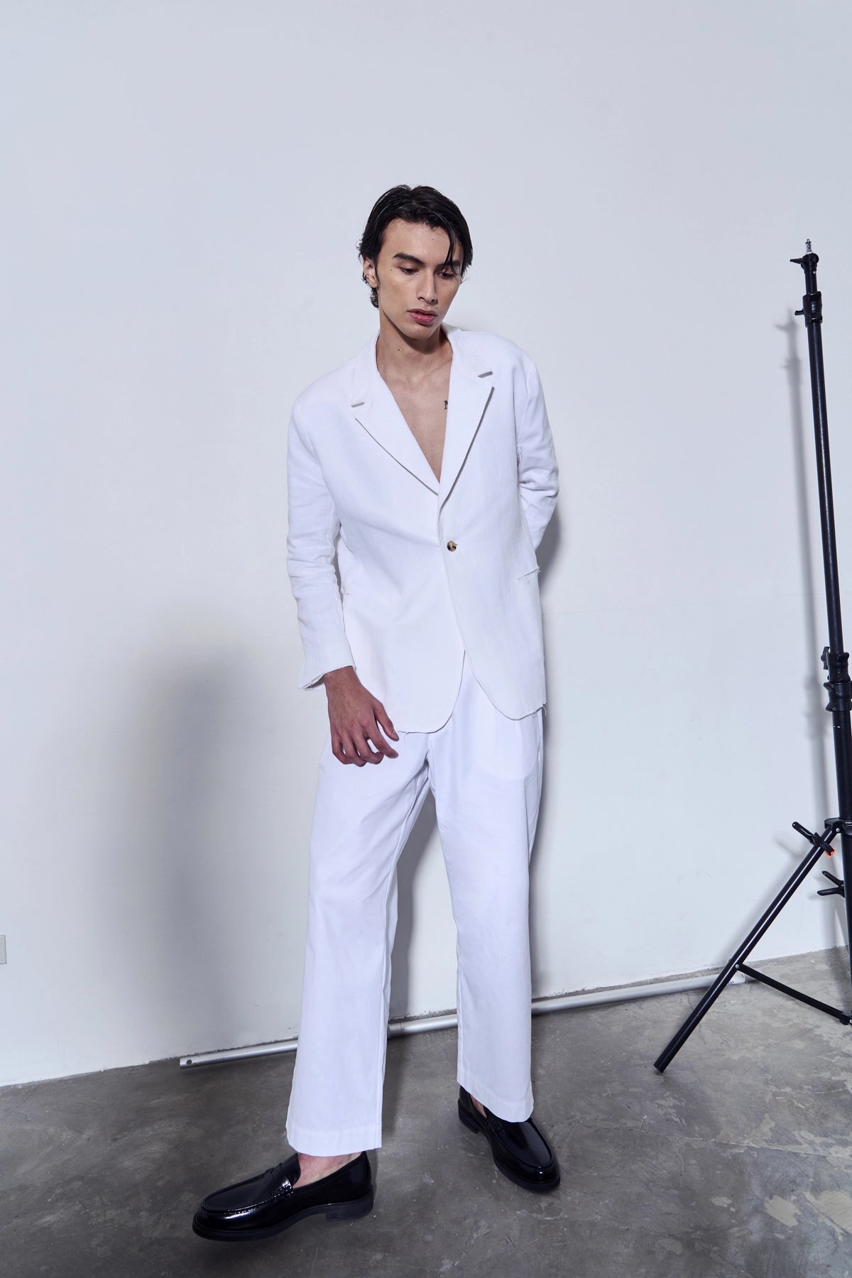 DECONSTRUCTED EUROPEAN LINEN BLAZER - WHITE