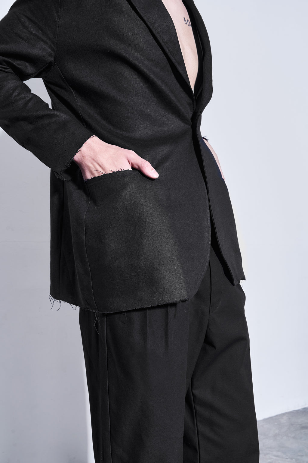 Deconstructed European Linen Blazer - Black