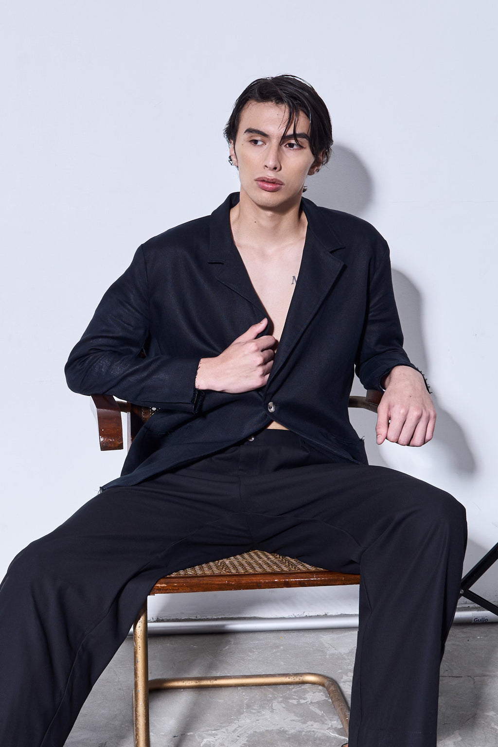 Deconstructed European Linen Blazer - Black